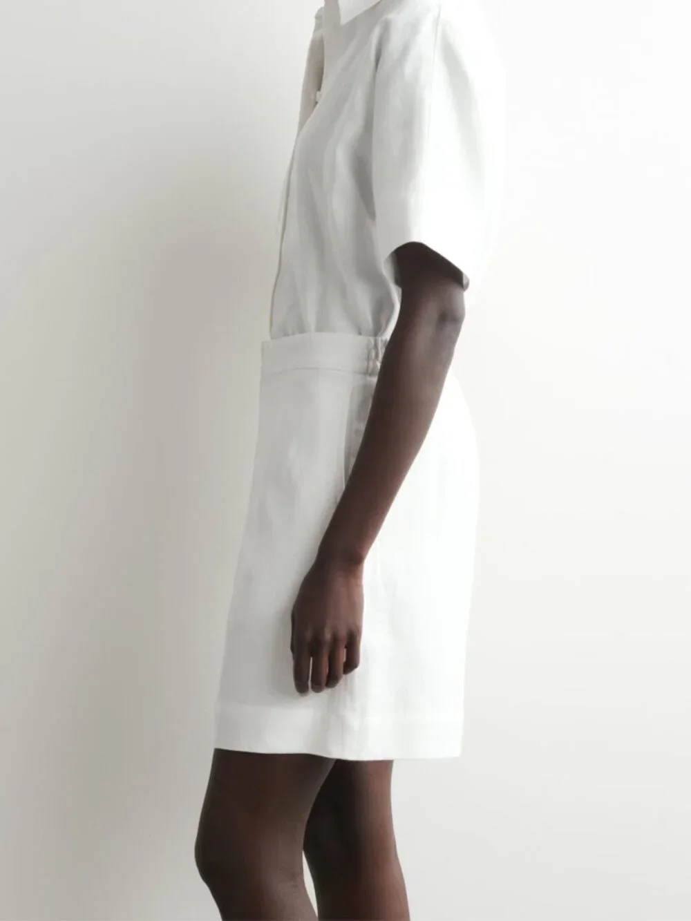 COS White 100% Linen Pull-On Shorts Size Large - Picture 3 of 13